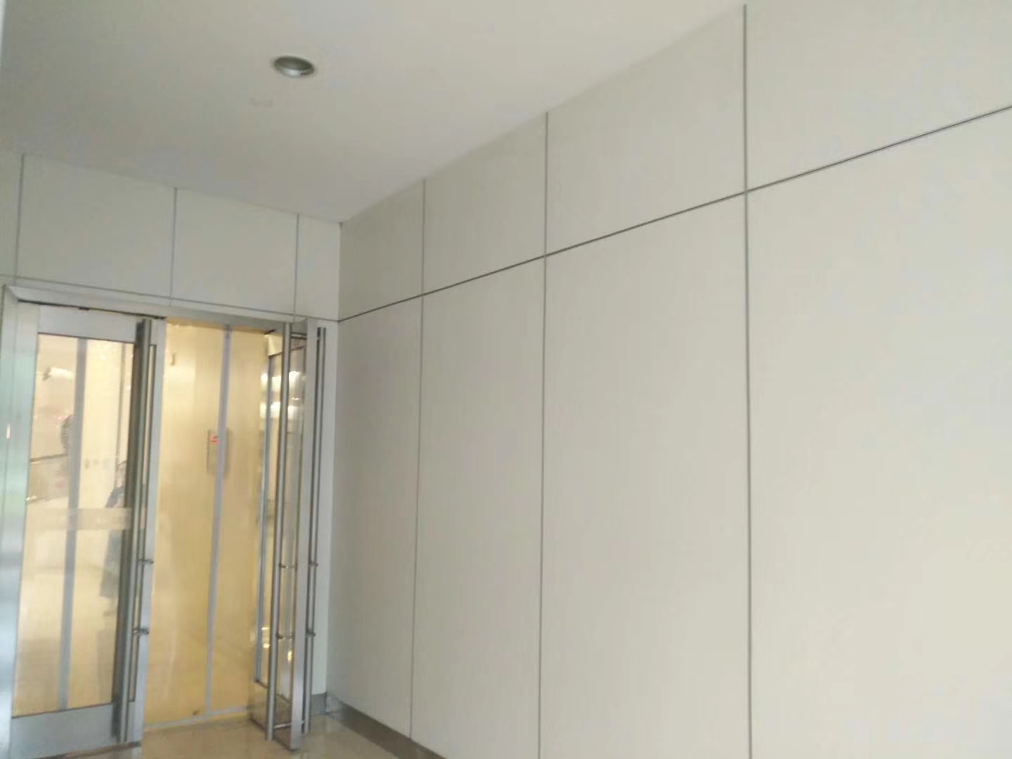 <a href='http://www.g-zin.com' target='_blank'>泄爆墙</a>施工